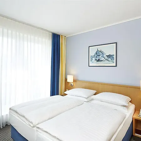 Stadthafen Hotel 3*