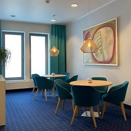 ホテル Stadthafen 3*