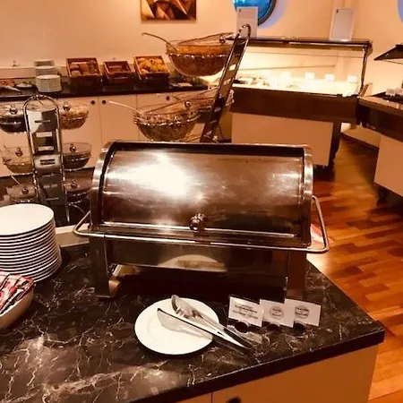 Hotel Stadthafen 3*