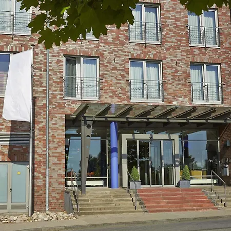 Stadthafen Hotel 3*